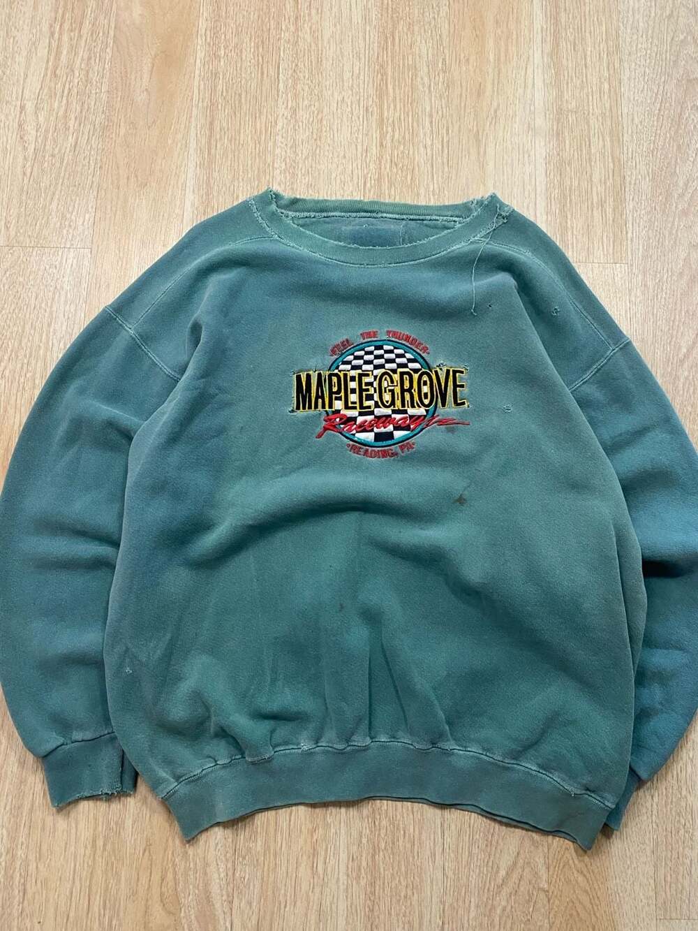Vintage Maple Grove Raceway Reading PA Embroidered Crewneck Sweatshirt Green